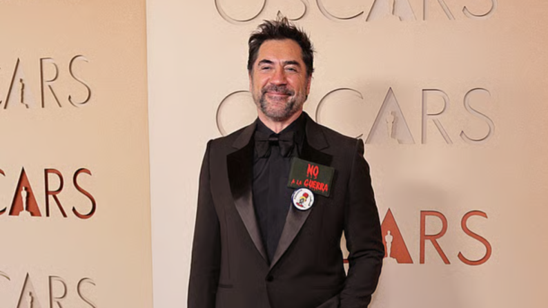 অস্কারের মঞ্চে ফ্রি প্যালেস্টাইন স্লোগান দিলেন স্প্যানিশ অভিনেতা হাভিয়ের বারদেম, করতালি দিয়ে স্বাগত জানালো অন্যেরা